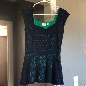 Peplum crochet blue and green top